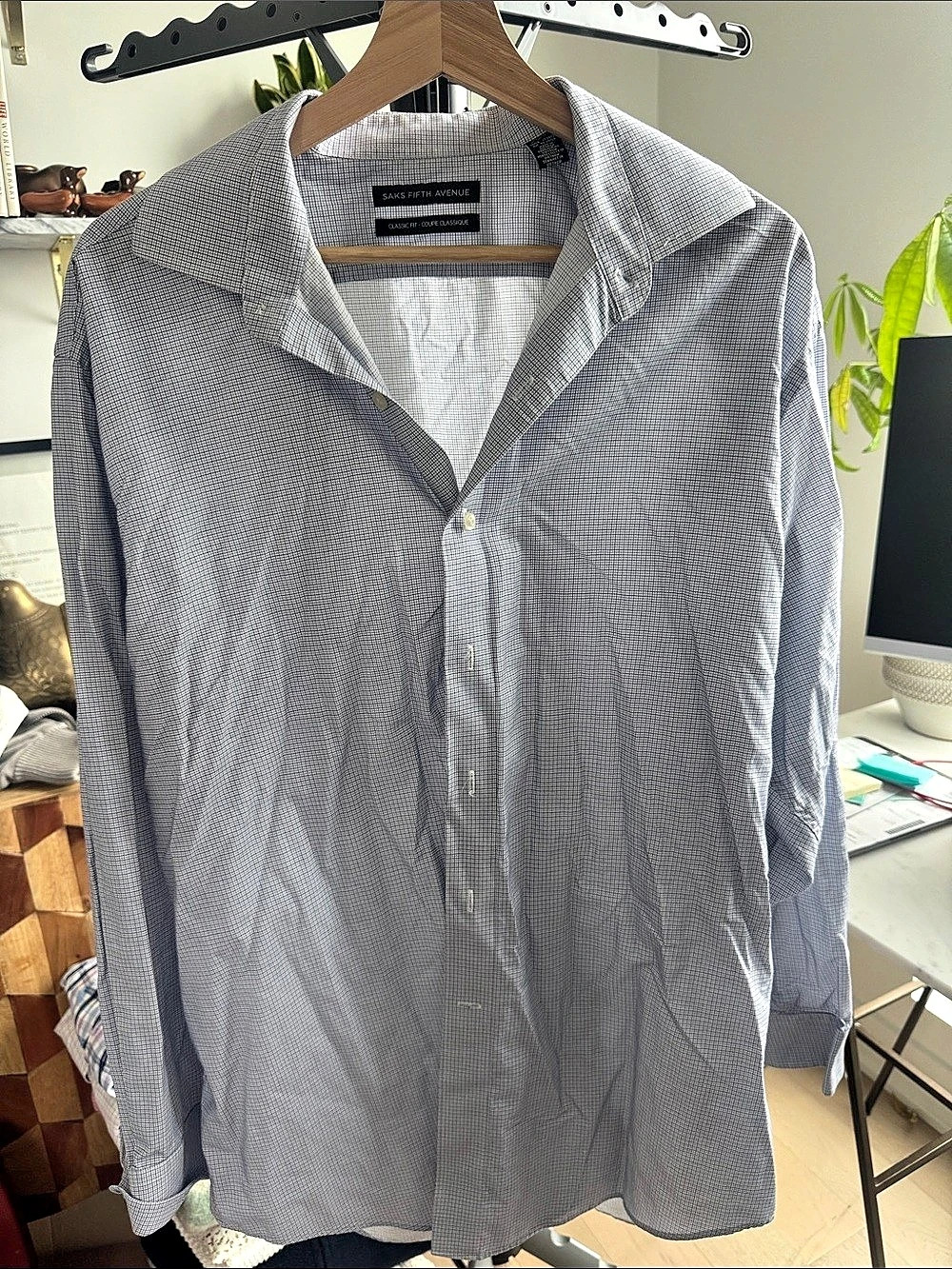 Saks Fifth Avenue Checkered Button Down in White & Blue Like New
